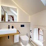 11 No 8a Boardinghouse